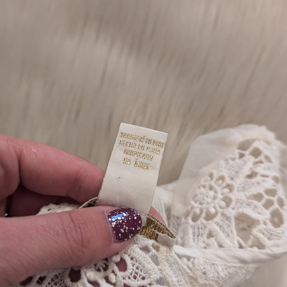 Forever 21 white sheer bell sleeve top size M - Picture 6 of 7